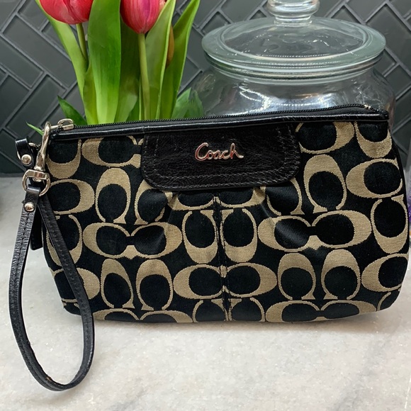 Coach Wristlet - Picture 1 of 9